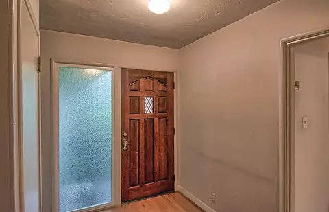 725 Gold St, Redding, CA 96001 photo 4
