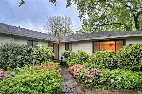 725 Gold St, Redding, CA 96001 photo 3