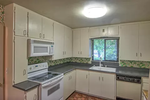725 Gold St, Redding, CA 96001 photo 12