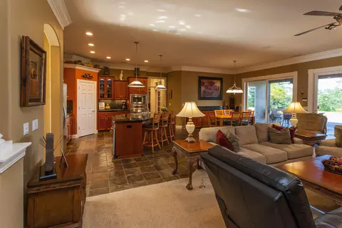 15527 Mountain Shadows Dr, Redding, CA 96001 photo 27