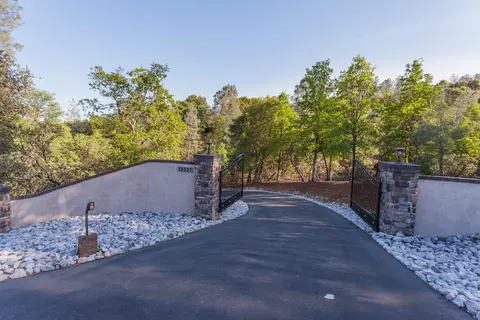 15527 Mountain Shadows Dr, Redding, CA 96001 photo 6