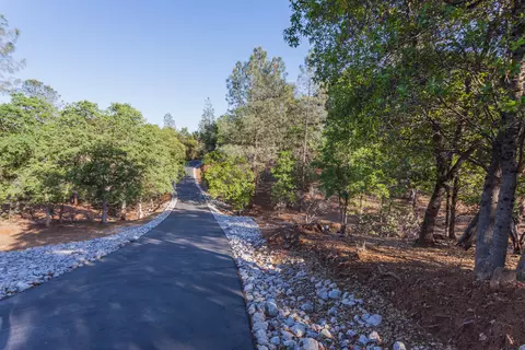 15527 Mountain Shadows Dr, Redding, CA 96001 photo 7