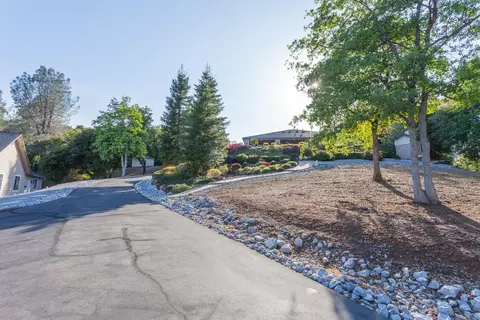 15527 Mountain Shadows Dr, Redding, CA 96001 photo 8