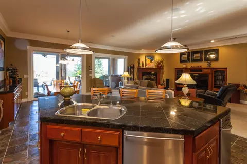 15527 Mountain Shadows Dr, Redding, CA 96001 photo 4