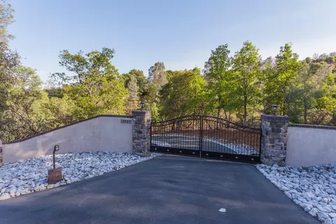 15527 Mountain Shadows Dr, Redding, CA 96001 photo 5