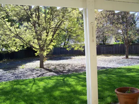 1365 Hermitage Ct, Redding, CA 96002 photo 20