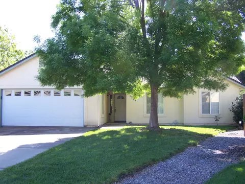 1365 Hermitage Ct, Redding, CA 96002 photo 1