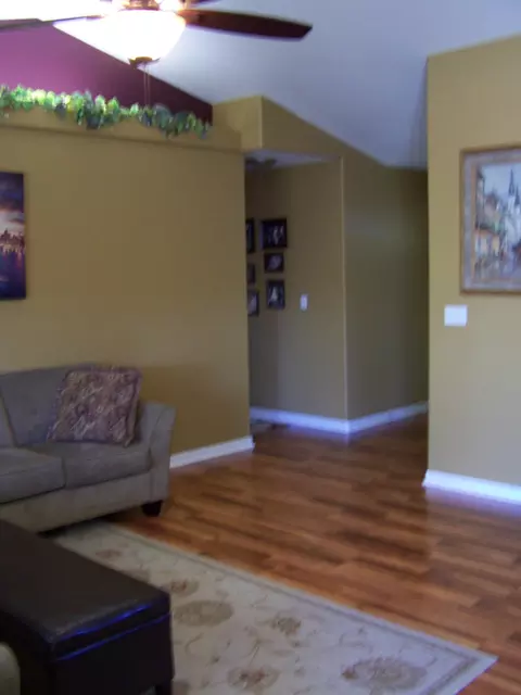 1365 Hermitage Ct, Redding, CA 96002 photo 3