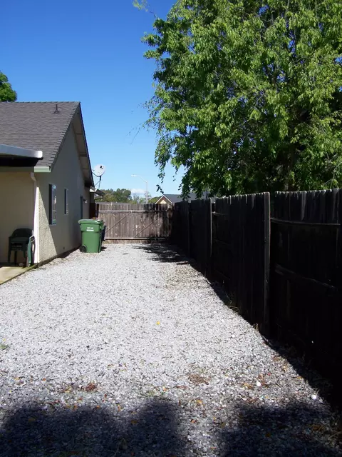 1365 Hermitage Ct, Redding, CA 96002 photo 23