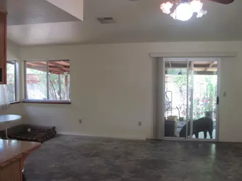 2950 Girvan Rd, Redding, CA 96001 photo 6