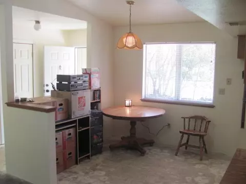 2950 Girvan Rd, Redding, CA 96001 photo 4