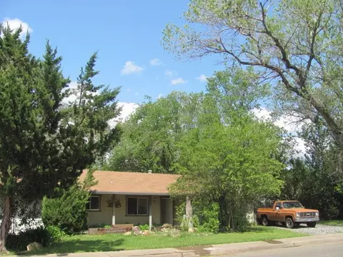2950 Girvan Rd, Redding, CA 96001 photo 2