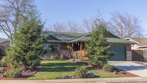 1802 Kildare Dr, Redding, CA 96001 photo 1