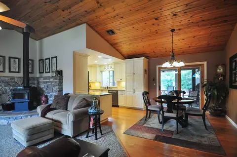 1802 Kildare Dr, Redding, CA 96001 photo 4