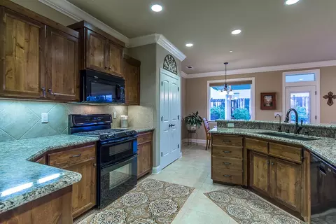 3292 Laver St, Redding, CA 96002 photo 8