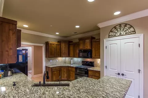 3292 Laver St, Redding, CA 96002 photo 11