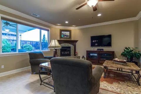 3292 Laver St, Redding, CA 96002 photo 6