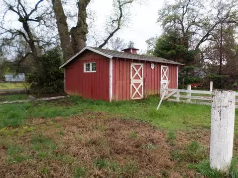 5240 Huntington Dr, Redding, CA 96002 photo 21