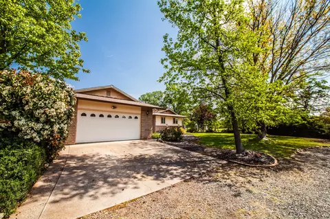 8855 Whispering Oaks Rd, Redding, CA 96002 photo 4