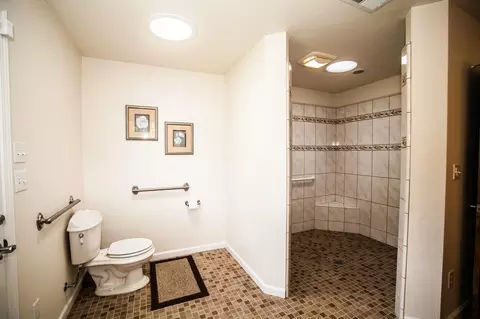 8855 Whispering Oaks Rd, Redding, CA 96002 photo 15