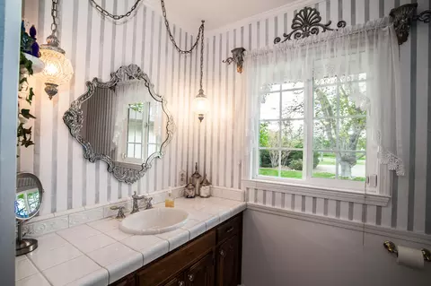 8855 Whispering Oaks Rd, Redding, CA 96002 photo 14