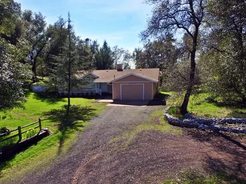 13435 Dry Creek Rd, Bella Vista, CA 96008 photo 2