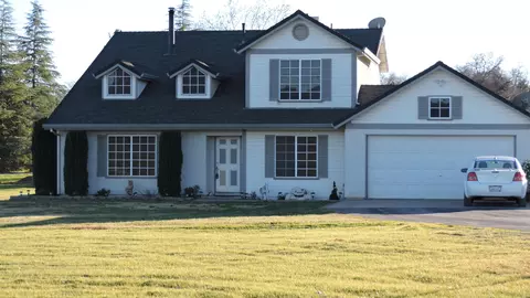 20433 Portero Dr, Redding, CA 96003 photo 3