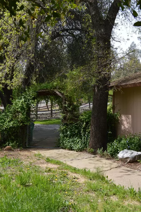 9947 Harley Leighton Rd, Redding, CA 96003 photo 19