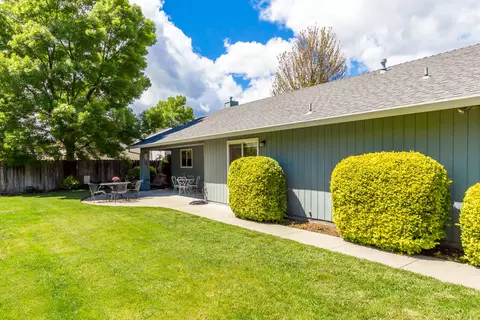 878 Fountain Cir, Redding, CA 96003 photo 23