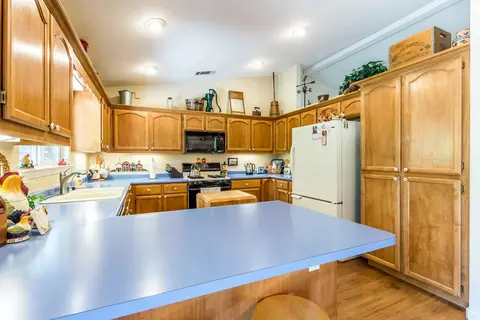 878 Fountain Cir, Redding, CA 96003 photo 7