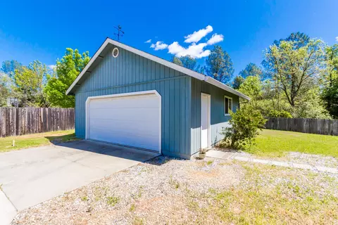 878 Fountain Cir, Redding, CA 96003 photo 25