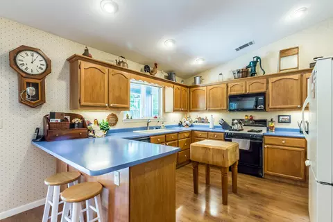 878 Fountain Cir, Redding, CA 96003 photo 6