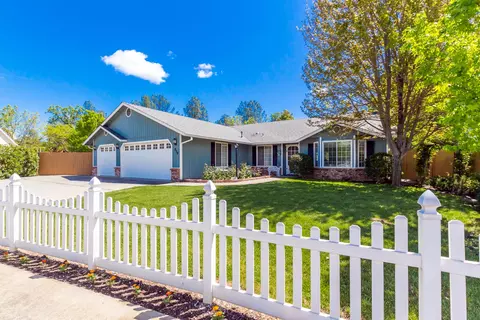 878 Fountain Cir, Redding, CA 96003 photo 32