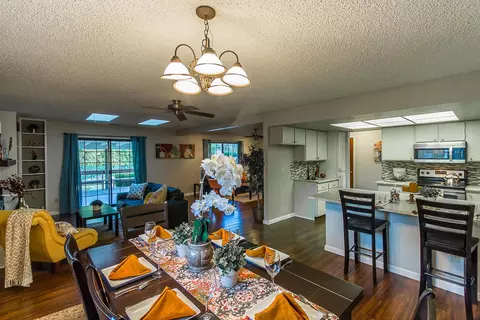 1817 Cameo Ct, Redding, CA 96002 photo 8