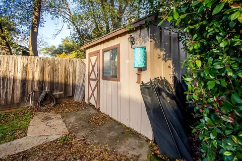 1817 Cameo Ct, Redding, CA 96002 photo 25