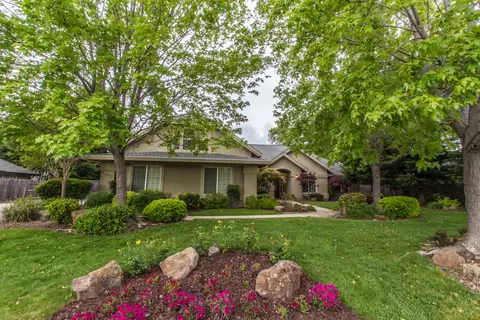 4640 Yellowstone Dr, Redding, CA 96002 photo 1