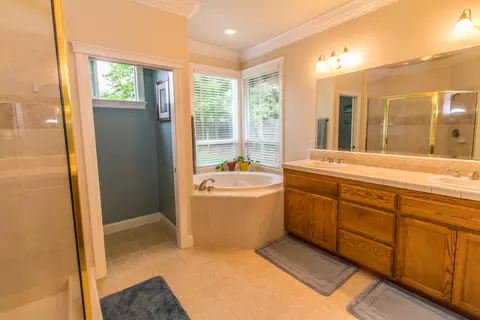 4640 Yellowstone Dr, Redding, CA 96002 photo 8