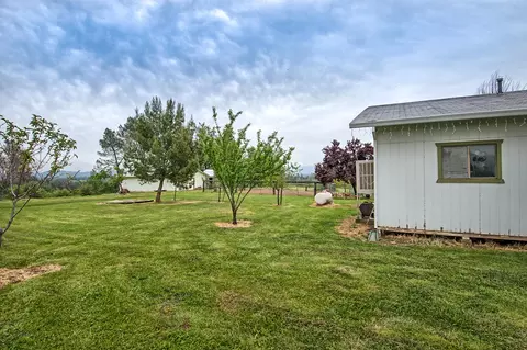 21650 Kathy Ln, Redding, CA 96003 photo 3