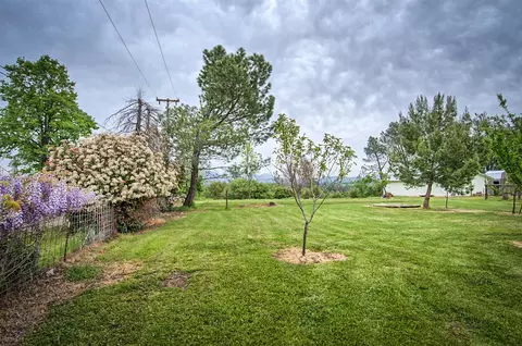 21650 Kathy Ln, Redding, CA 96003 photo 2