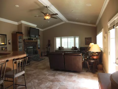 3293 Leonard St, Redding, CA 96002 photo 6