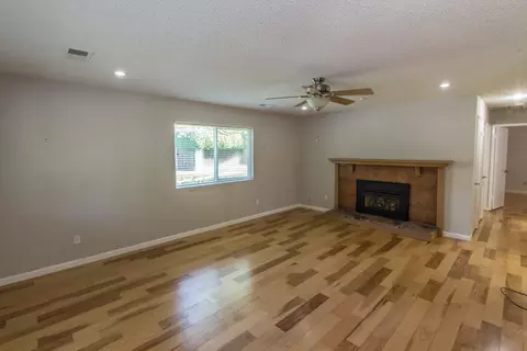 1845 Del Mar Ave, Redding, CA 96003 photo 4