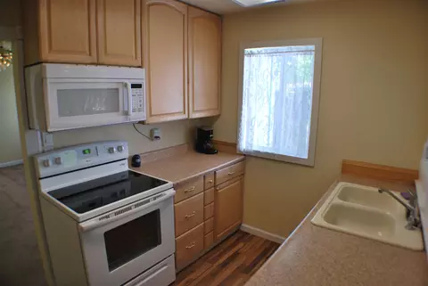 2091 East St, Redding, CA 96001 photo 7