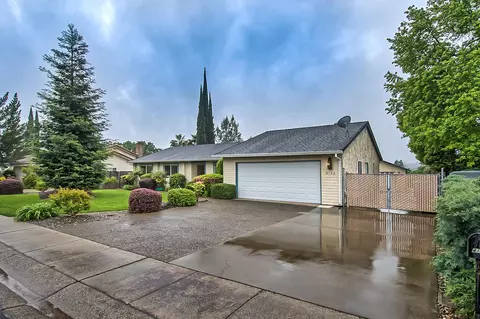 4149 Villa Dr, Redding, CA 96001 photo 2