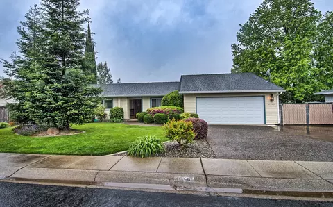 4149 Villa Dr, Redding, CA 96001 photo 1