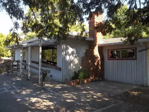 2341 Sacramento Dr, Redding, CA 96001 photo 1