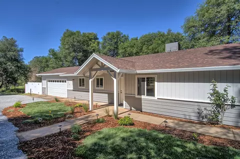 3012 Ryan Ln, Redding, CA 96003 photo 2