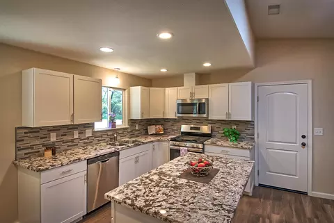 3012 Ryan Ln, Redding, CA 96003 photo 8