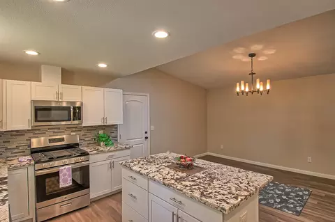 3012 Ryan Ln, Redding, CA 96003 photo 9