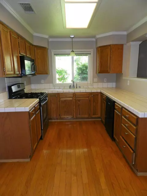 2169 Sophy Pl, Redding, CA 96003 photo 3