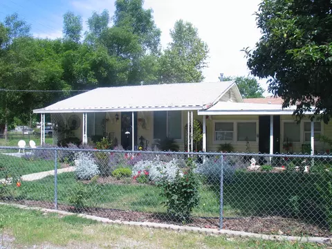2430 Sacramento Dr, Redding, CA 96001 photo 2